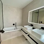 Aux De Mick Villa *